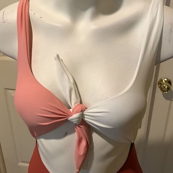 Shein Brand new high waisted with adjustable straps. Tie front. - Picture 2 of 8